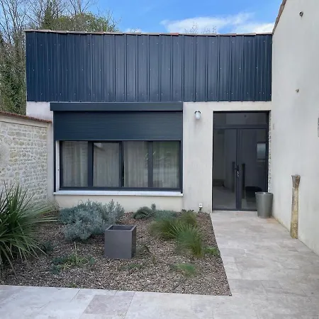 Le Hangar A Jojo
